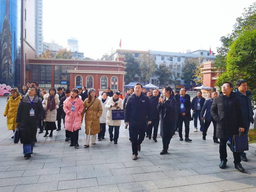 196f052a04636627b5c3311addce29c